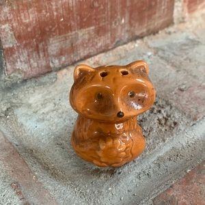 Small brown fox pepper shaker 🦊
